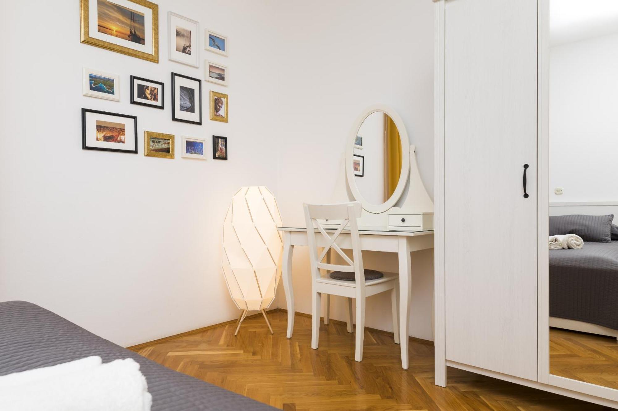 Apartments Laura Mali Losinj Ngoại thất bức ảnh