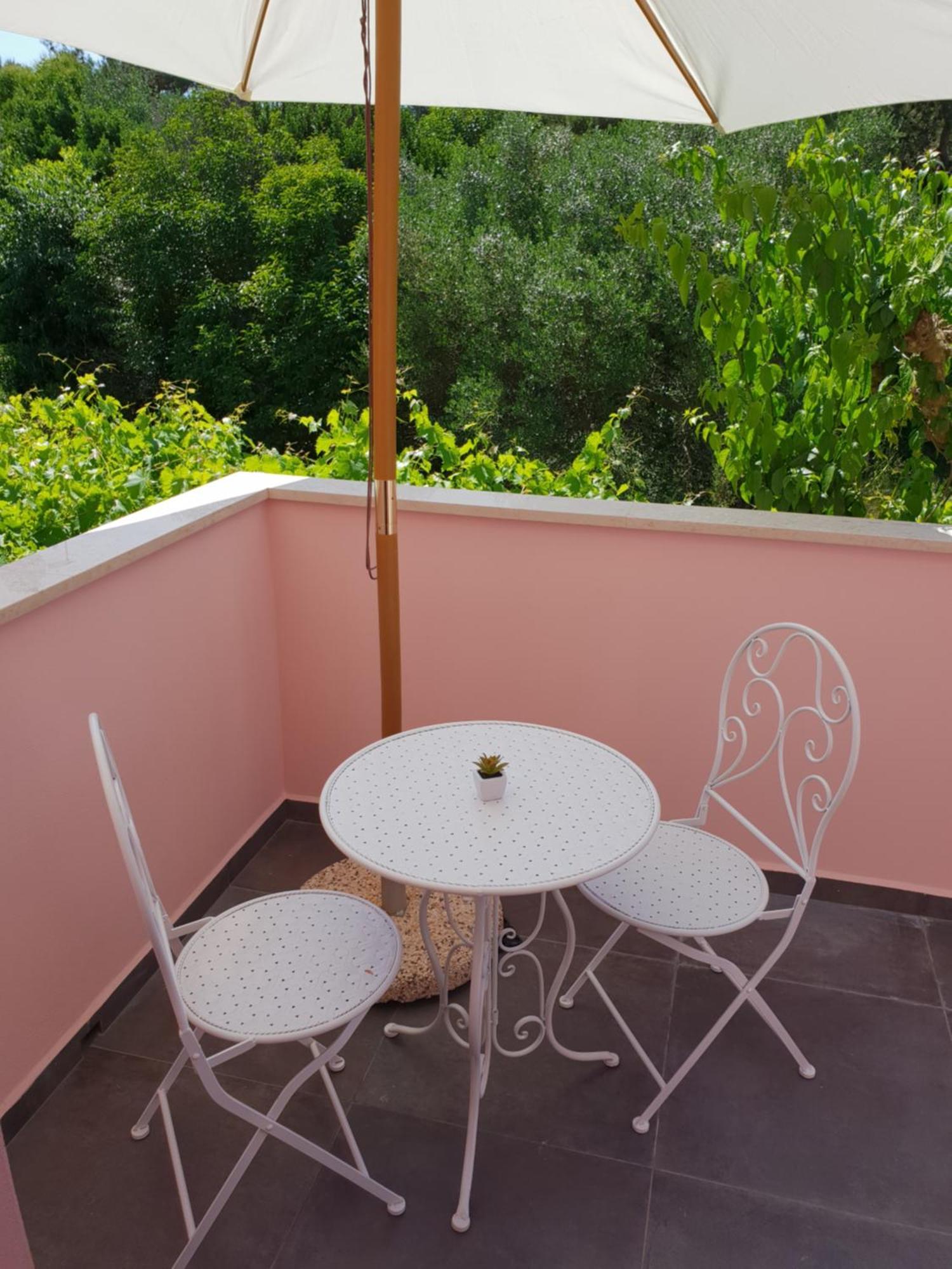 Apartments Laura Mali Losinj Ngoại thất bức ảnh