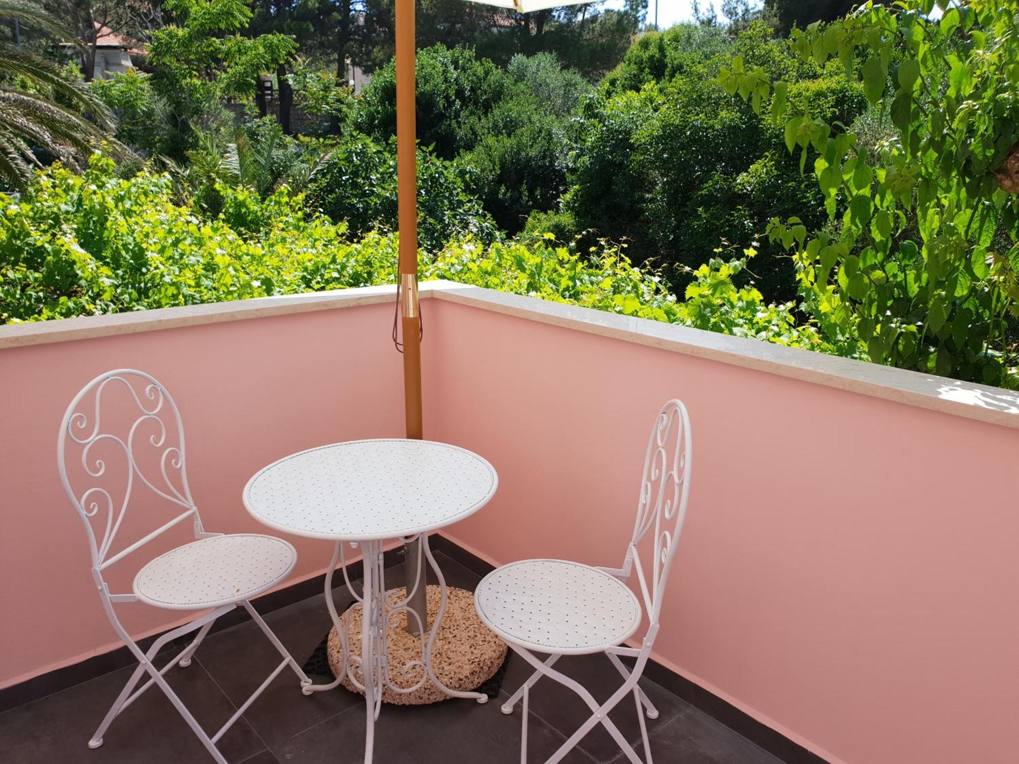 Apartments Laura Mali Losinj Ngoại thất bức ảnh